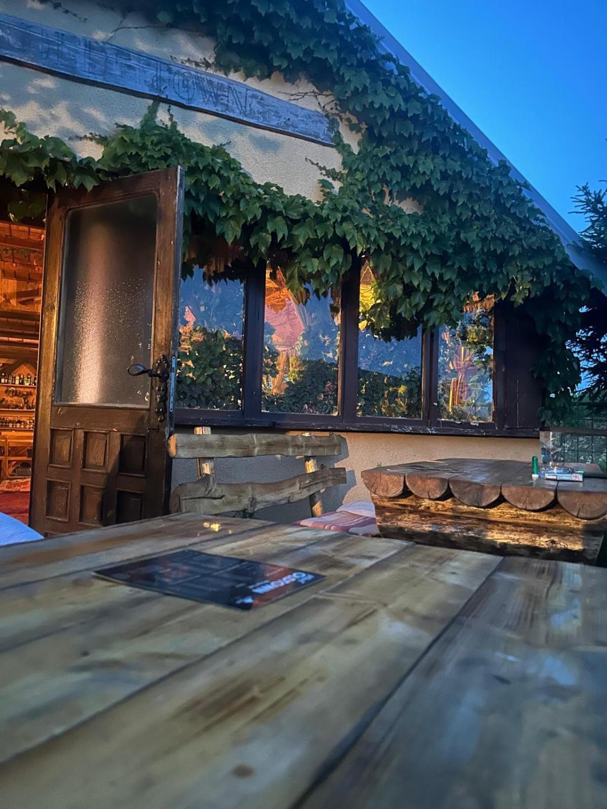 Bungalows Old Town Високо Екстериор снимка